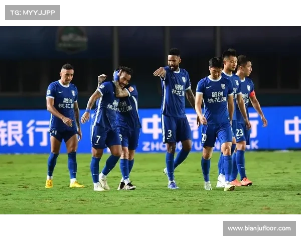 如何从战术布局与球队实力分析武汉长江与武汉三镇的激烈对决